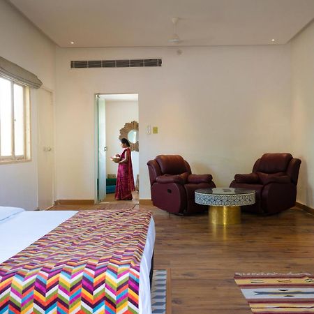 Parijat Private Pool Villa 1, 2 And 3 Bhk Udaipur Eksteriør bilde