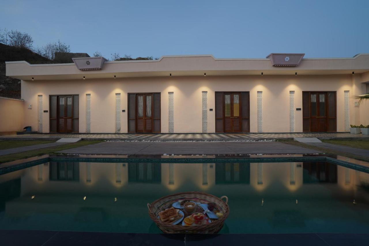 Parijat Private Pool Villa 1, 2 And 3 Bhk Udaipur Eksteriør bilde
